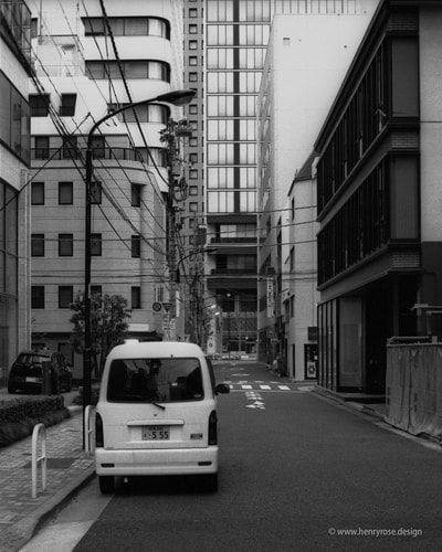 東京、新橋 Tokyo Shinbashi Shimbashi Aaron Henry Rose 35mm Film Kodak Tmax 100