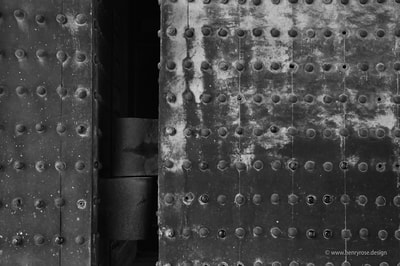 二条城 Nijo Castle, Kyoto Copper Door Hinge Rivet Wabi Sabi A. Henry Rose UTSOA University of Texas Austin School of Architecture Japan Japanese 35mm Film Photography 日本